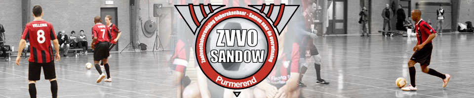 Zaalvoetballers van ZVVO Sandow Purmerend in actie
